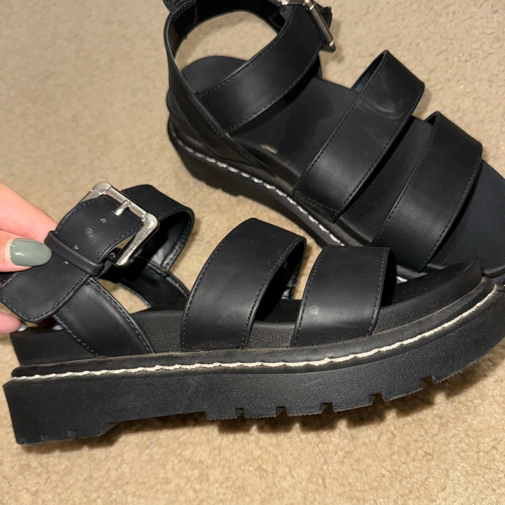 Platform sandals